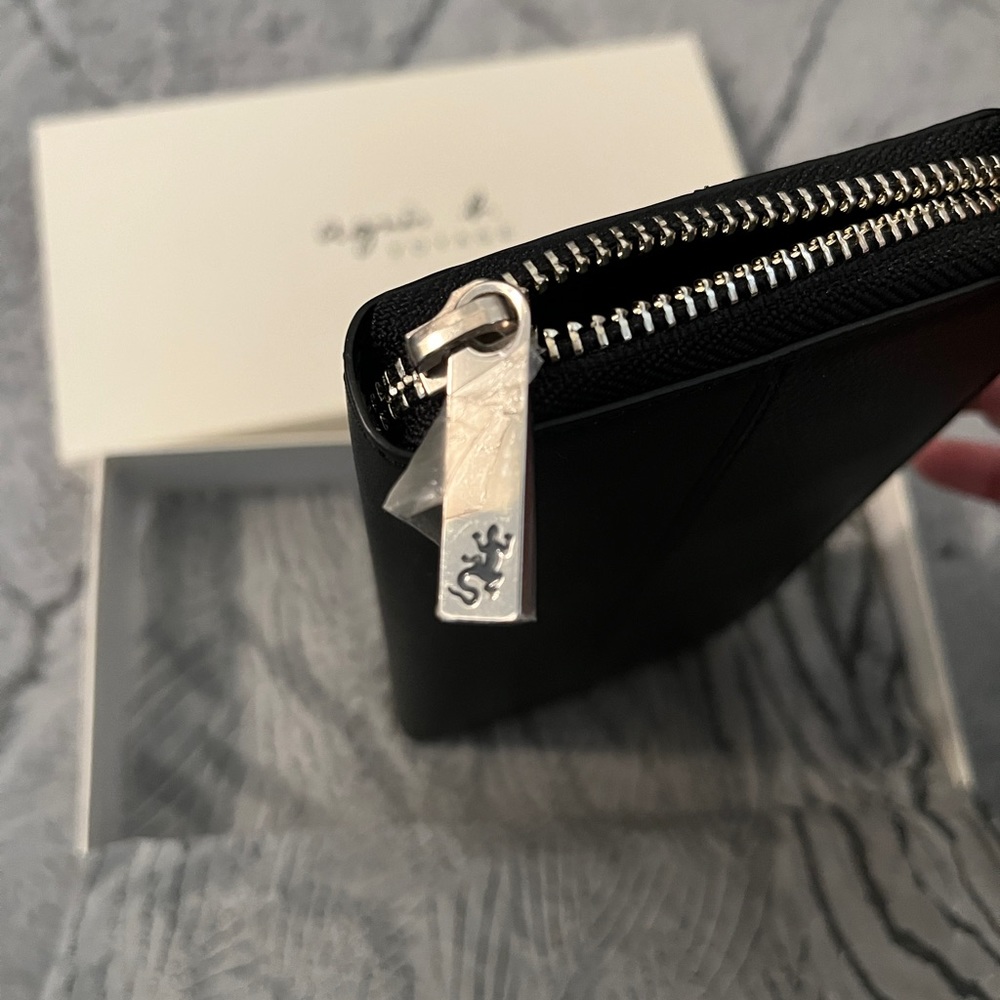 Designer Purse - Picture 3 of 5